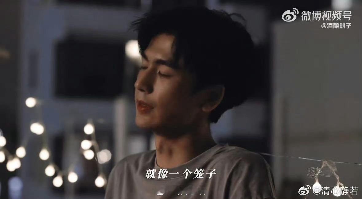 蒋峤西假如我年少有为不自卑 从张凌赫饰演的蒋峤西身上，能深切感知与《假如我年少有