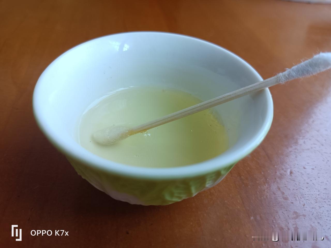 又是忙碌的一个上午，一边做家务一边敷面膜，鸡蛋清面膜，抑制皱纹的。