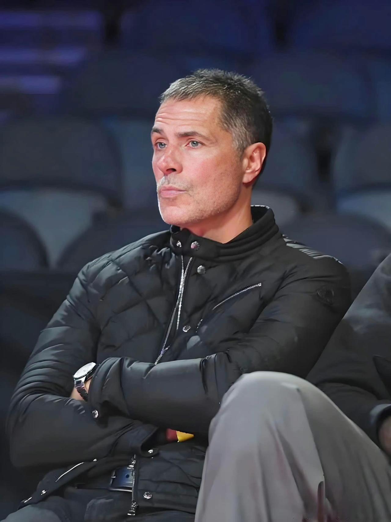 斯玛特是怎么被佩林卡挖过来的，老球痞斯玛特真不是吃素的……球场、更衣室都被他躁起