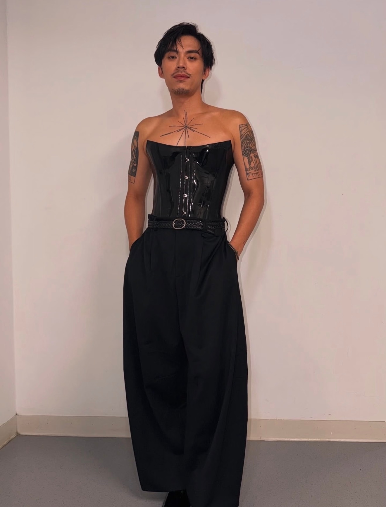 HUSH 昨晚金音奖造型，辣翻了 ​​​