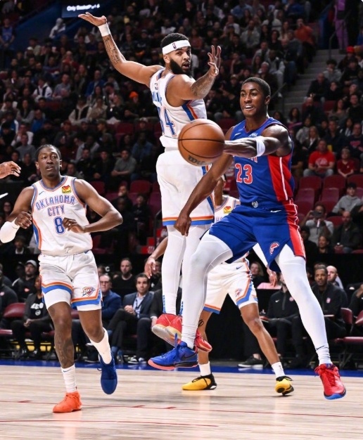 #活塞21分逆转雷霆##活塞vs雷霆##NBA季前赛# 活塞在NBA季前赛加拿大