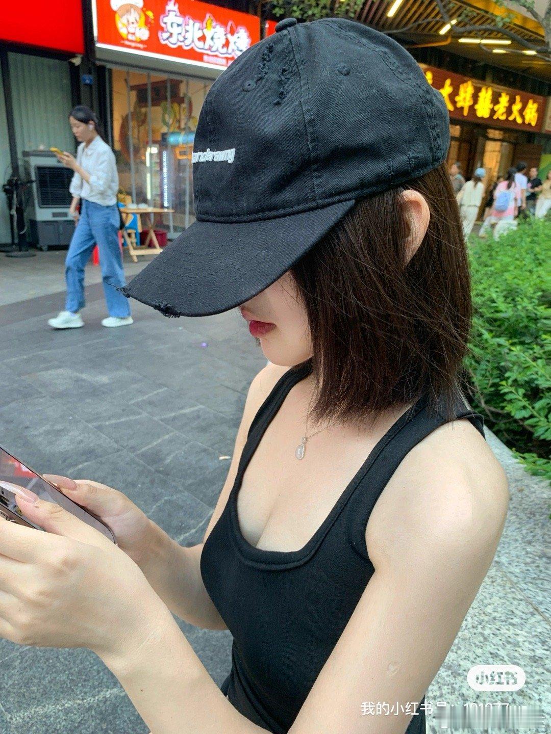 手机有太多我想探索的东西了，看完这个看那个，看完那个在看那个，一个一个来。（附上