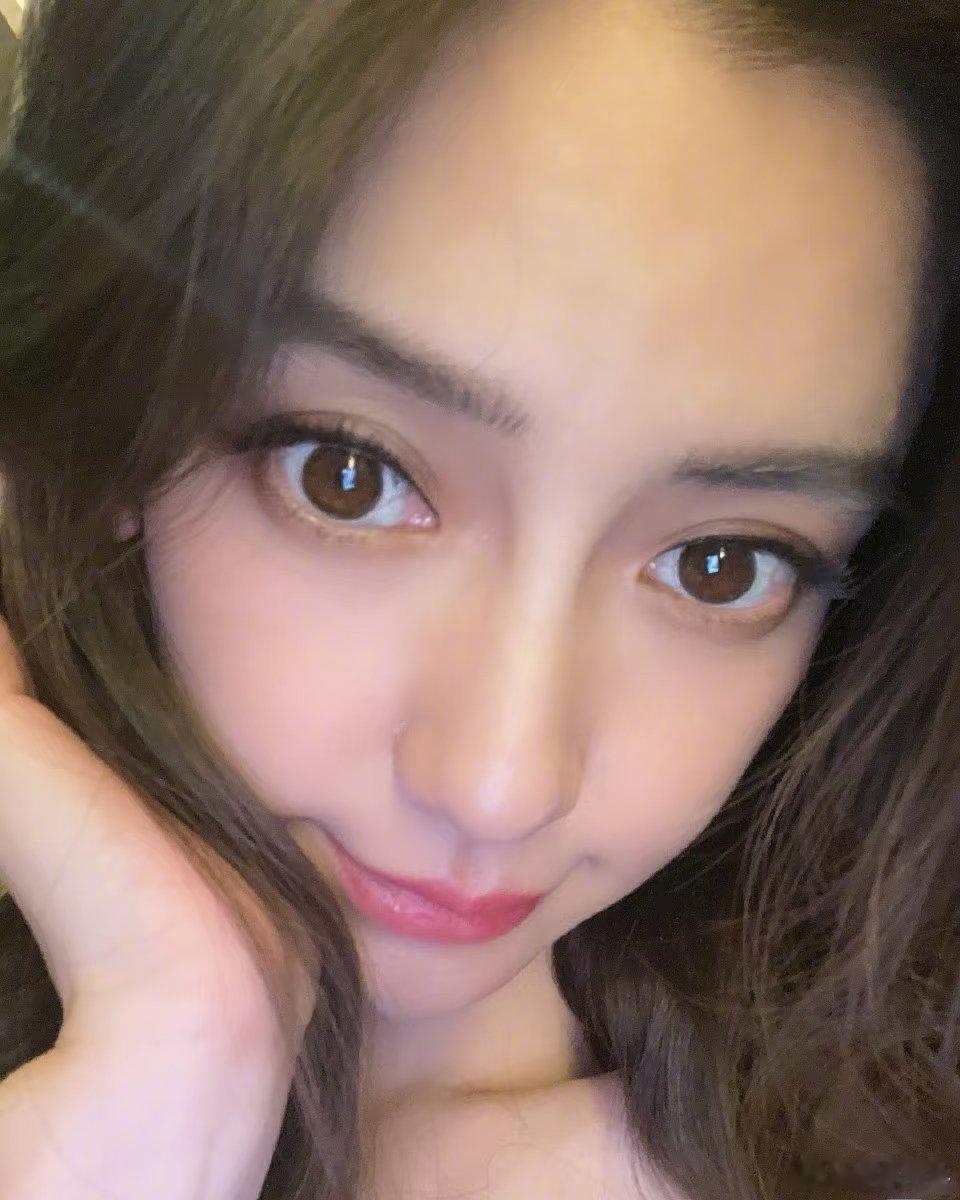 向全世界安利我担 ｜angelababy 轻松驾驭各种角度的脸，360度无死角【