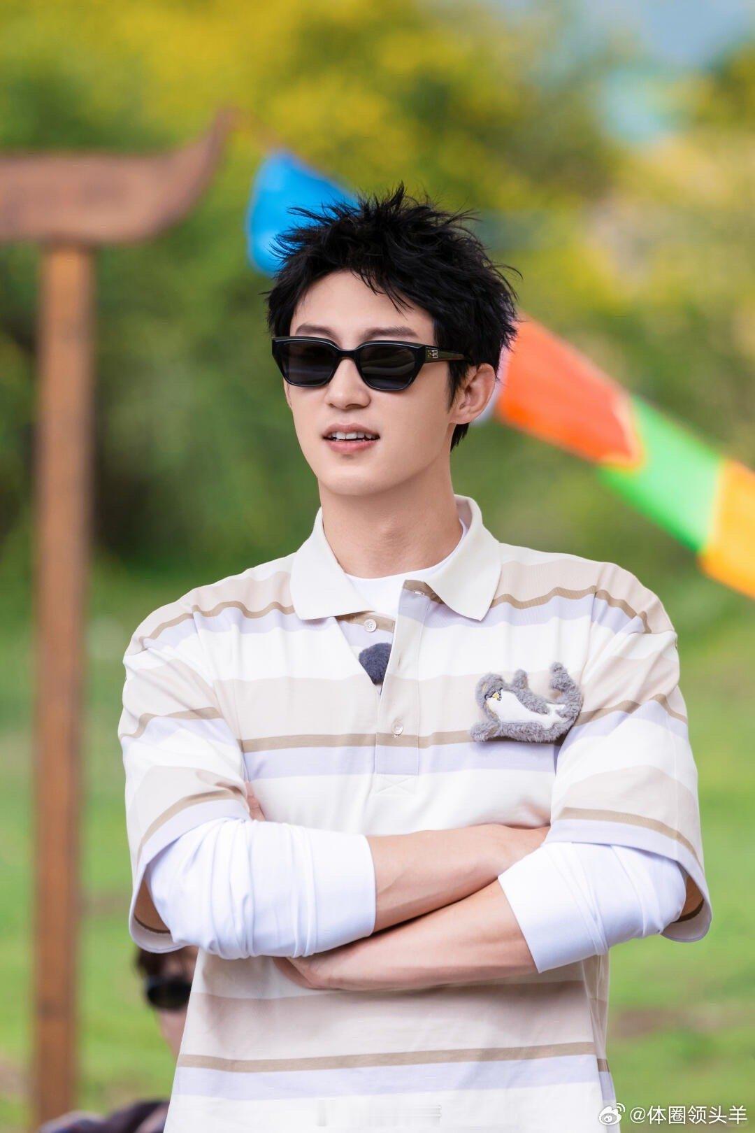 黄景瑜粉丝太卷啦！男粉胆大喊“老公”，女粉高分贝叫“黄sir”，互不干扰又目标一