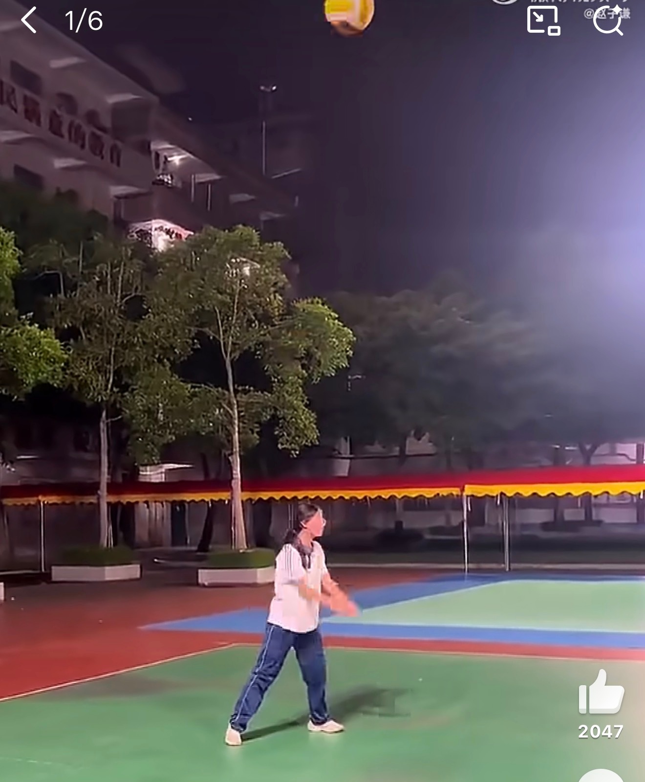 起猛了看到真头球了赛场突然上演超惊艳头球破门，一气呵成的进攻操作直接把我看愣住，