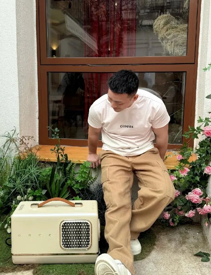 露营拍 vlog？这台格力帐篷空调空调能让你不脱妆
谁拍露营视频没遇到过 —— 