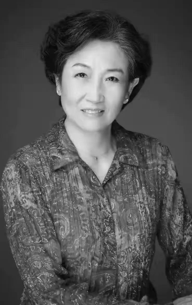 陈小香走了，可大家最在意的，反倒是小香玉会不会出现在追悼会上

陈小香老师走了，