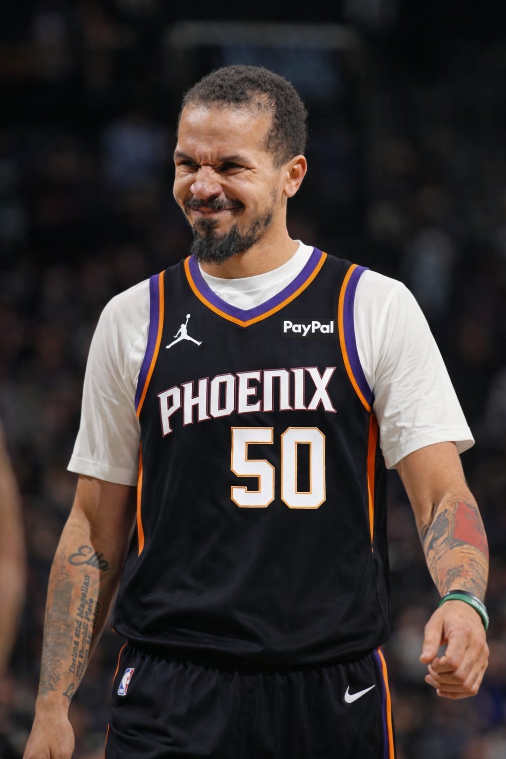 太阳裁掉了科尔·安东尼，被雄鹿送到太阳之后他就没上过场。NBA