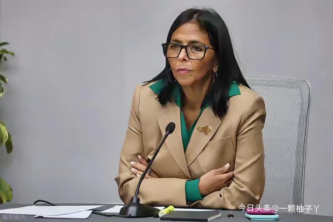 最近俄媒曝出的委内瑞拉真相还挺现实的。马杜罗年初被美军抓到美国后，副总统罗德里格