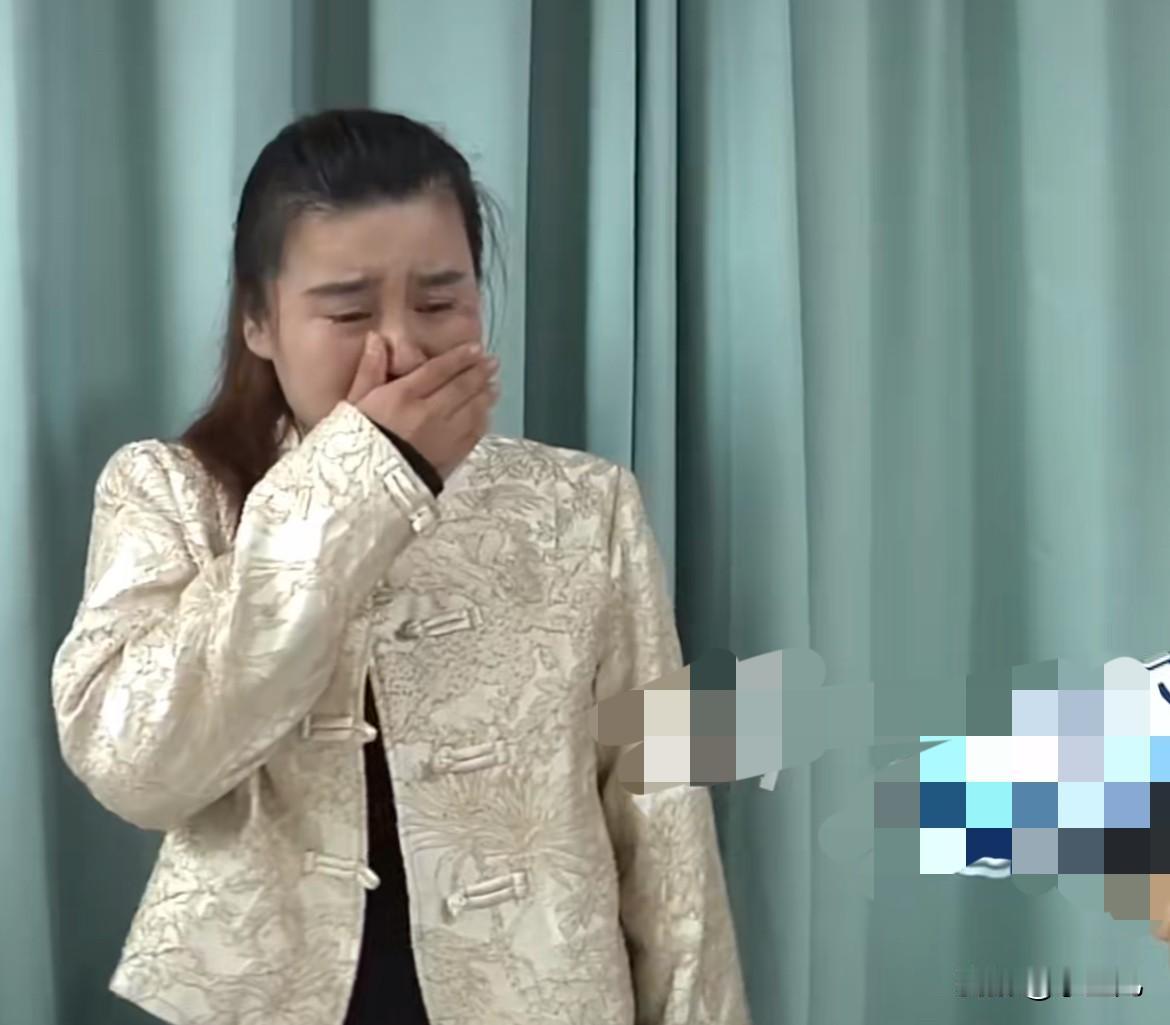 真后悔啊！女子朋友叫她出去吃饭，结果发生意外，一顿饭自己干进去8万多，女子泣不成