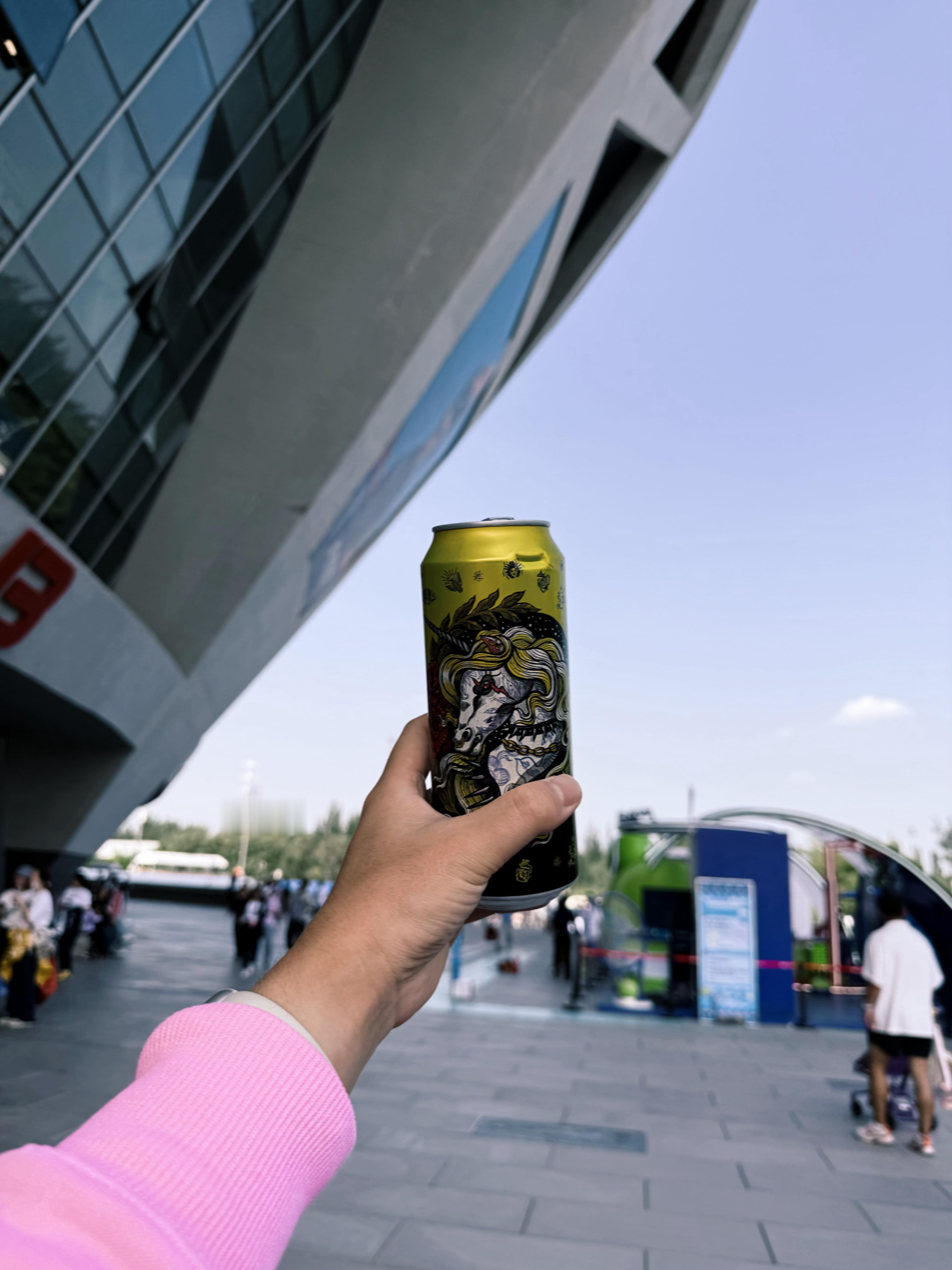 来中网碰杯呀🍻福楼的这款啤酒不错，当小甜水喝[doge]网球talking大会