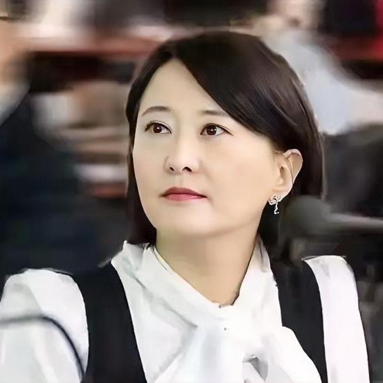 中国国民党籍所谓“立委”王鸿薇，被人卖了还在点头哈腰替人数钱，真是滑稽可笑

近