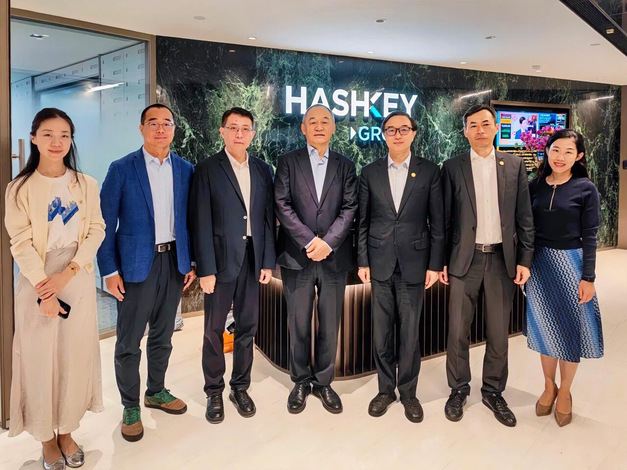 4月15日，苏豪控股集团董事长周勇带队赴香港考察交流，聚焦数字支付赋能国际贸易发