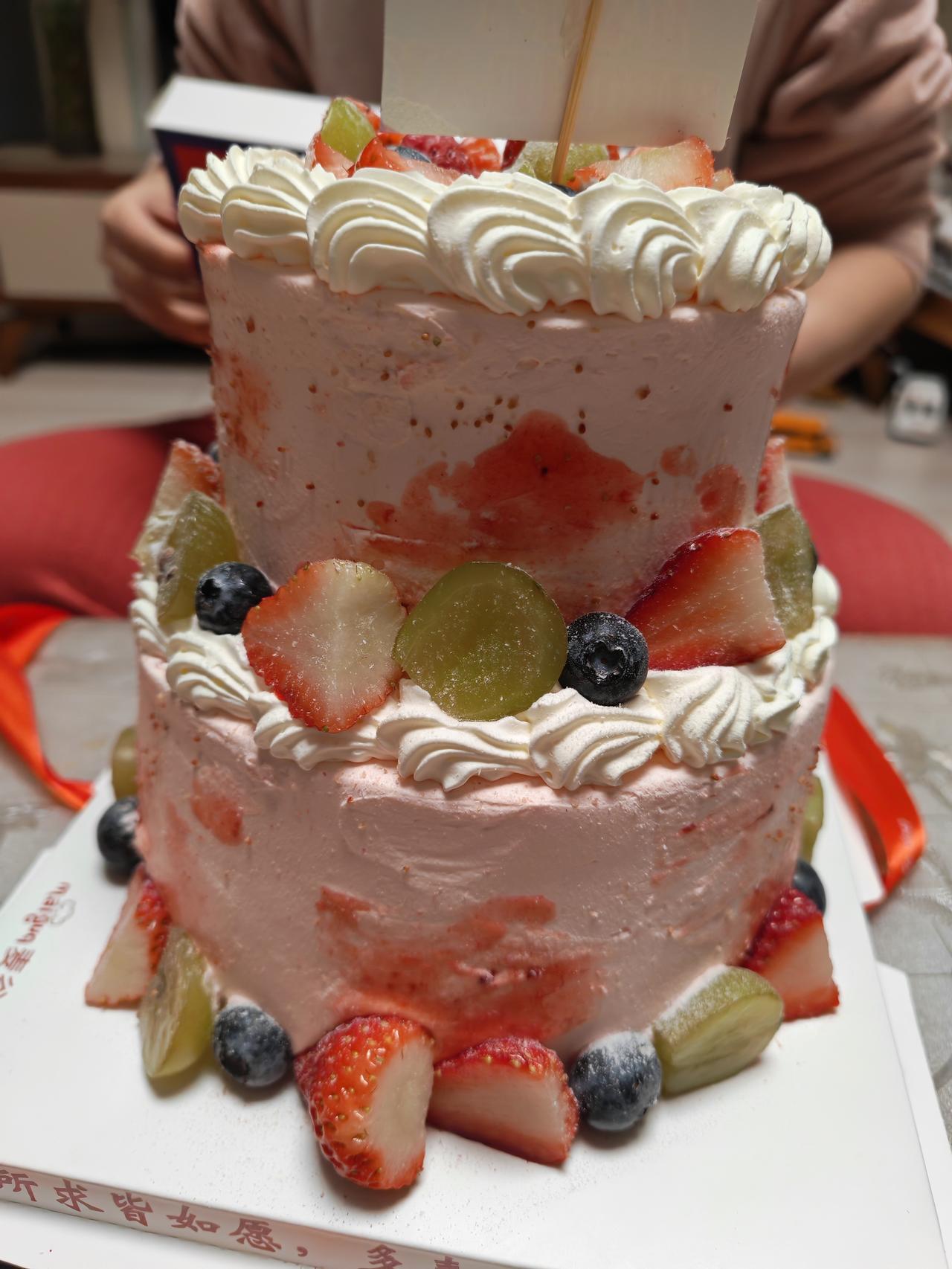 老妈今天过生日，不知道不觉见老妈已经60岁了，祝老妈身体健康，事事顺心，万事如意