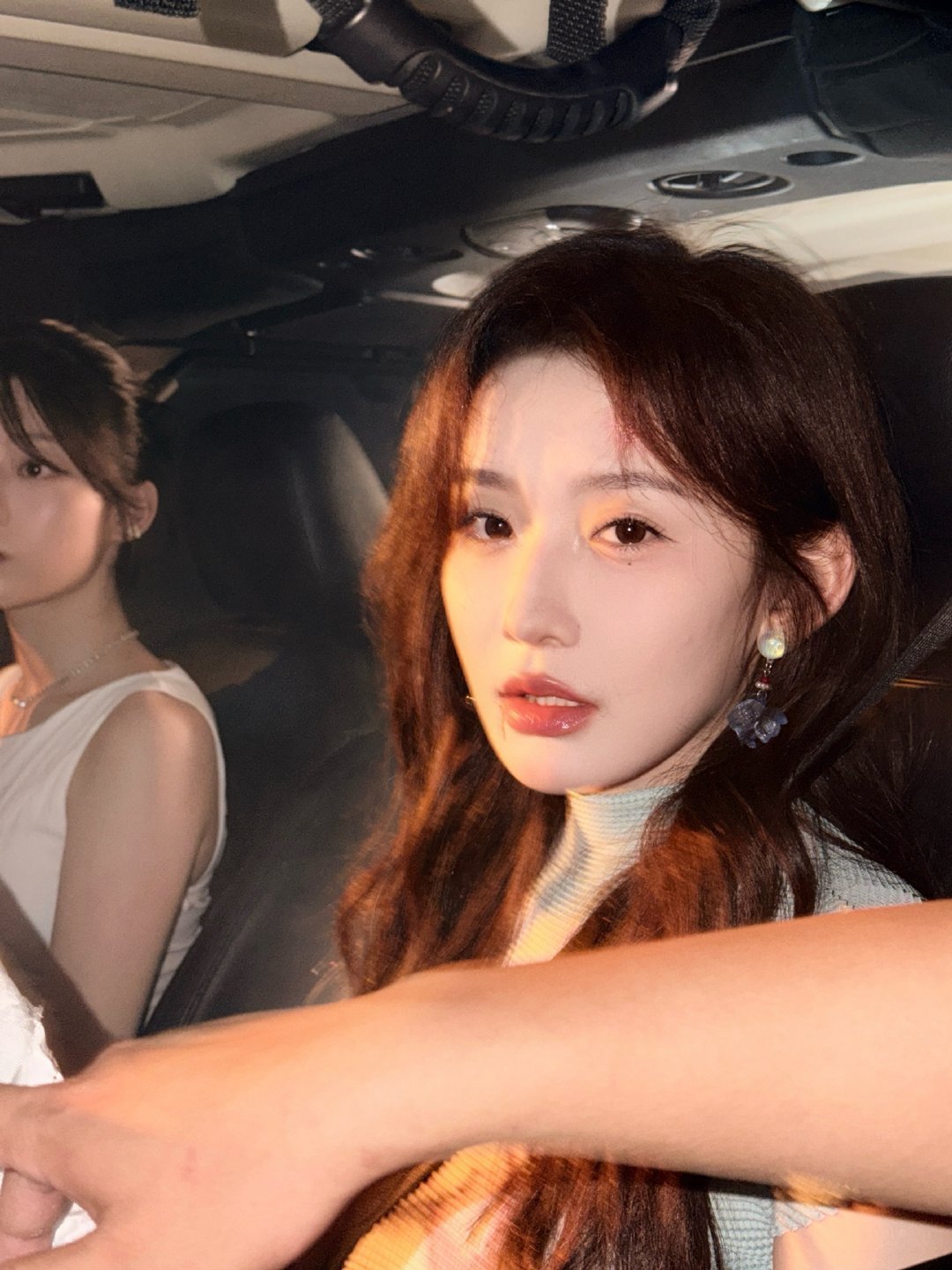 韩雨彤Hazel hyt韩雨彤 hyt坠入春夜 "原来误打误撞的爱意也可以如此汹