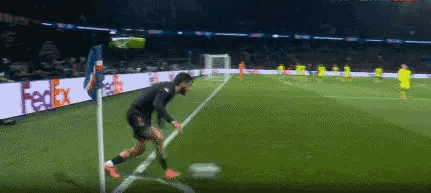 欧冠联赛阶段第5轮 巴黎圣日耳曼5:3热刺维蒂尼亚上演帽子戏法 