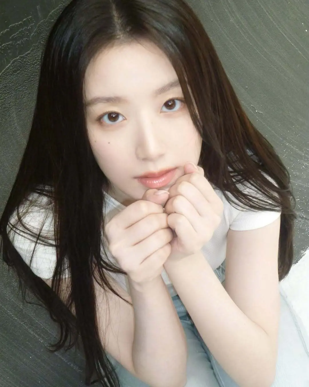 250613 舒华个人ig更新12p  청바지 牛仔褲👖  背景音乐...