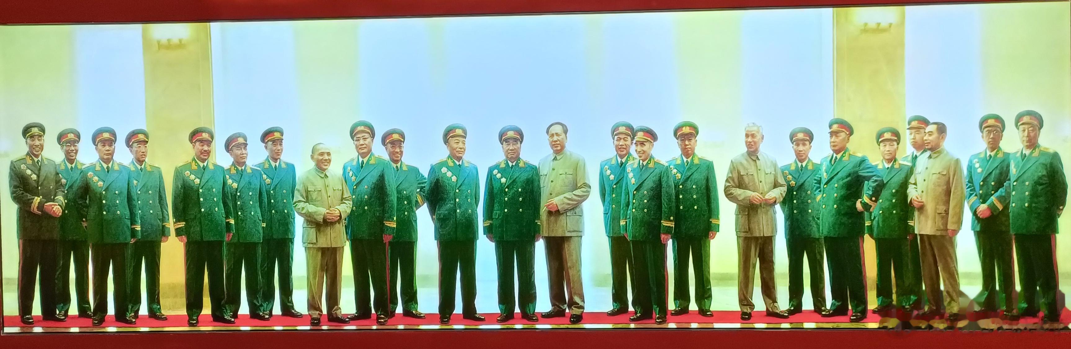 第一次见到这样一张将帅图，真的认不太全。有谁能帮忙标注一下。缅怀先烈，这盛世如你