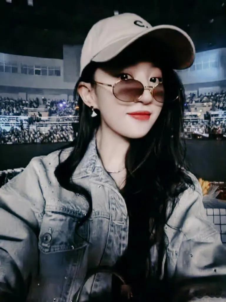 刘亦菲天梯大片，真的好美好养眼，一整个硬控我，高级感满满。