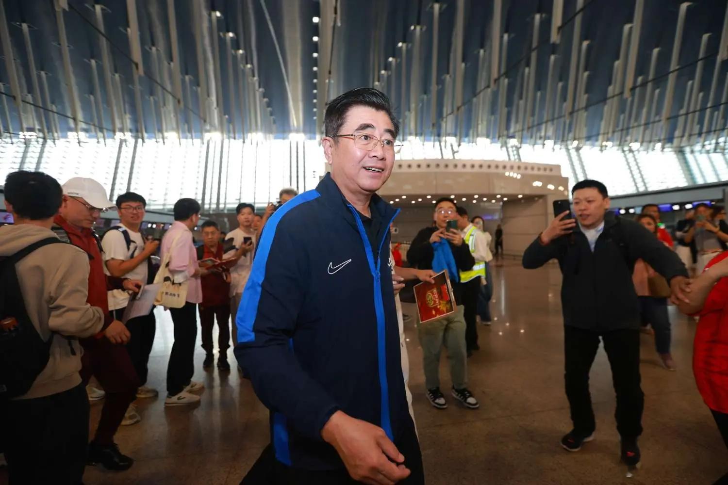 足协主席宋凯评价中国足球现状车轱辘话来回转，循环周而复始，这就是足协主席所谓的总