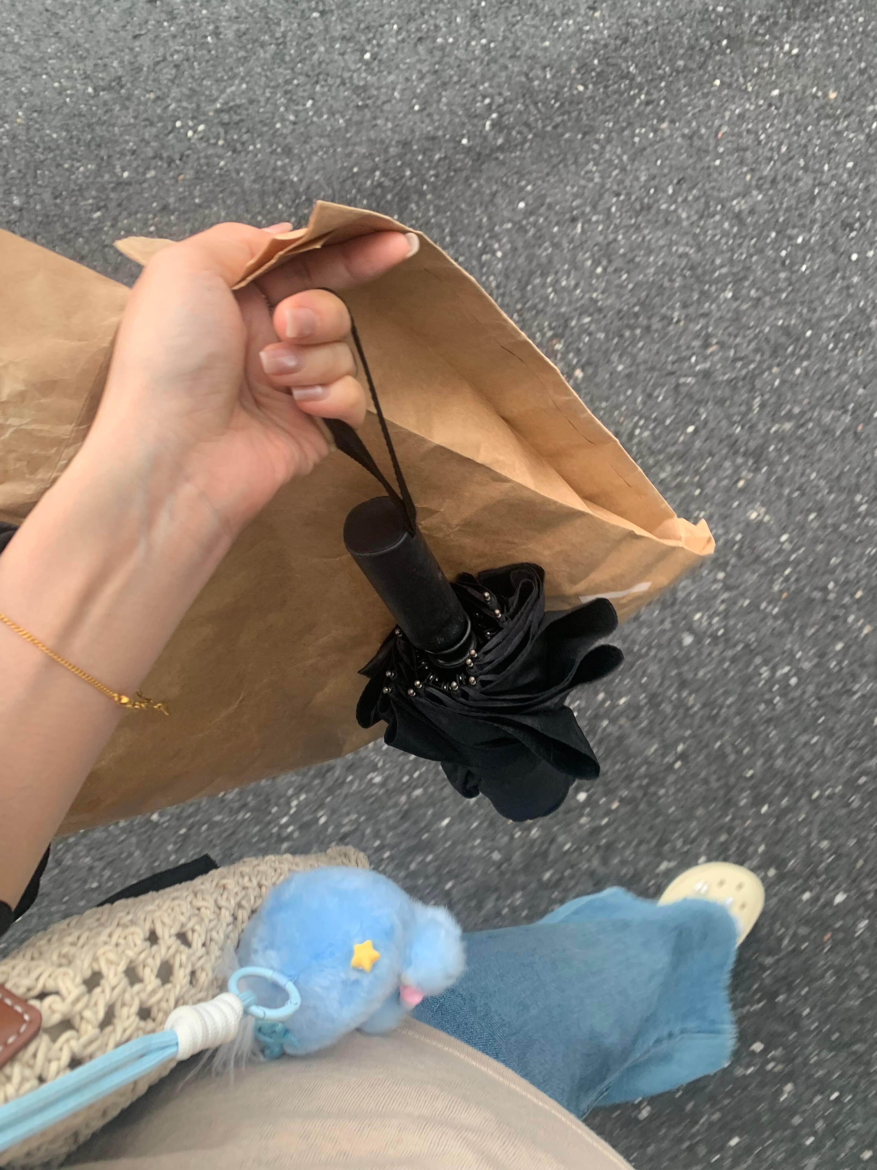 大师说我今年会为情所困,我想了半天,是亲情,爱情,还是友情,万万没想到是行情。 