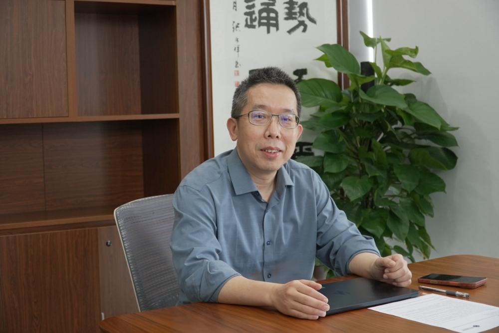 替代传统PMOS提速！超级PMOS打开智能开关替换空间
 
传统分立PMOS方案