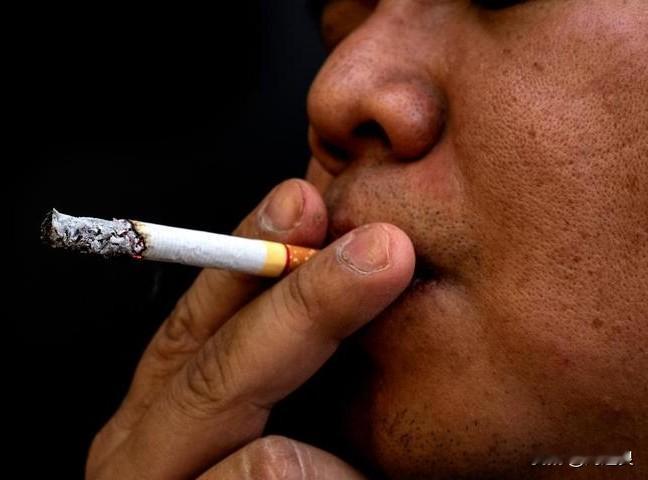 2025年统计数字显示烟民仍然接近3.5亿，我就不明白了吸烟有什么好处？为什么一