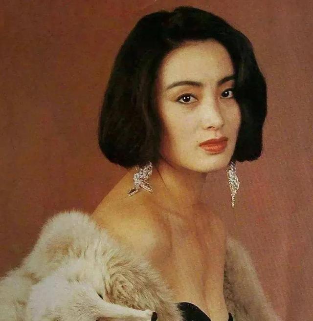 1996年，张敏与向华胜分开以后，想投入了汪雨的怀抱。向华胜气急败坏的追到上海。