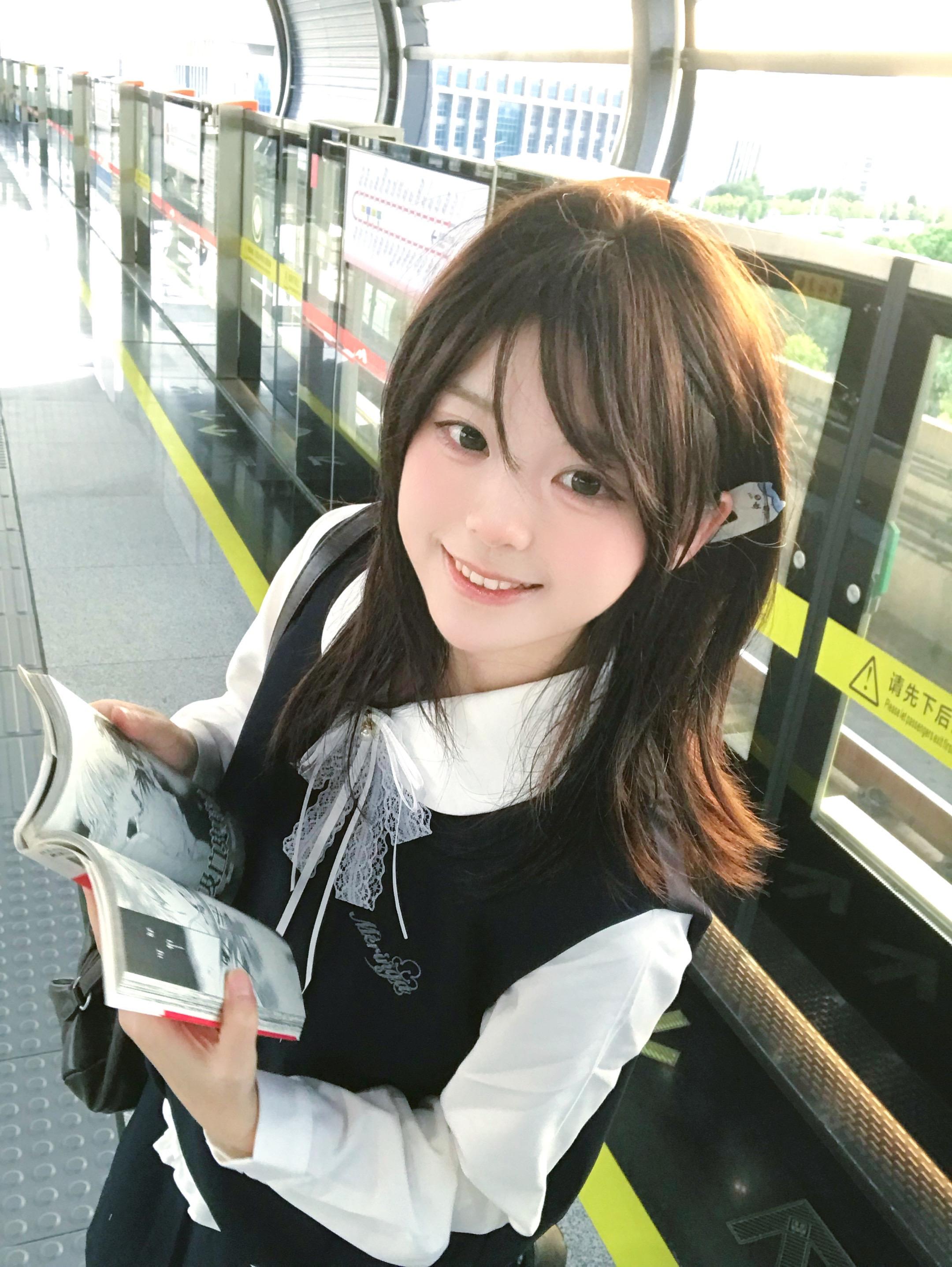 在发什么呆ᐞ･֊･ᐞฅ。