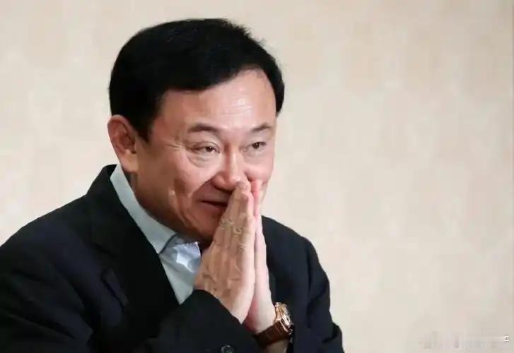 他信已经做好了“两手准备”！
 
泰国总理佩通坦面临政治危机，宪法法院将在8月4