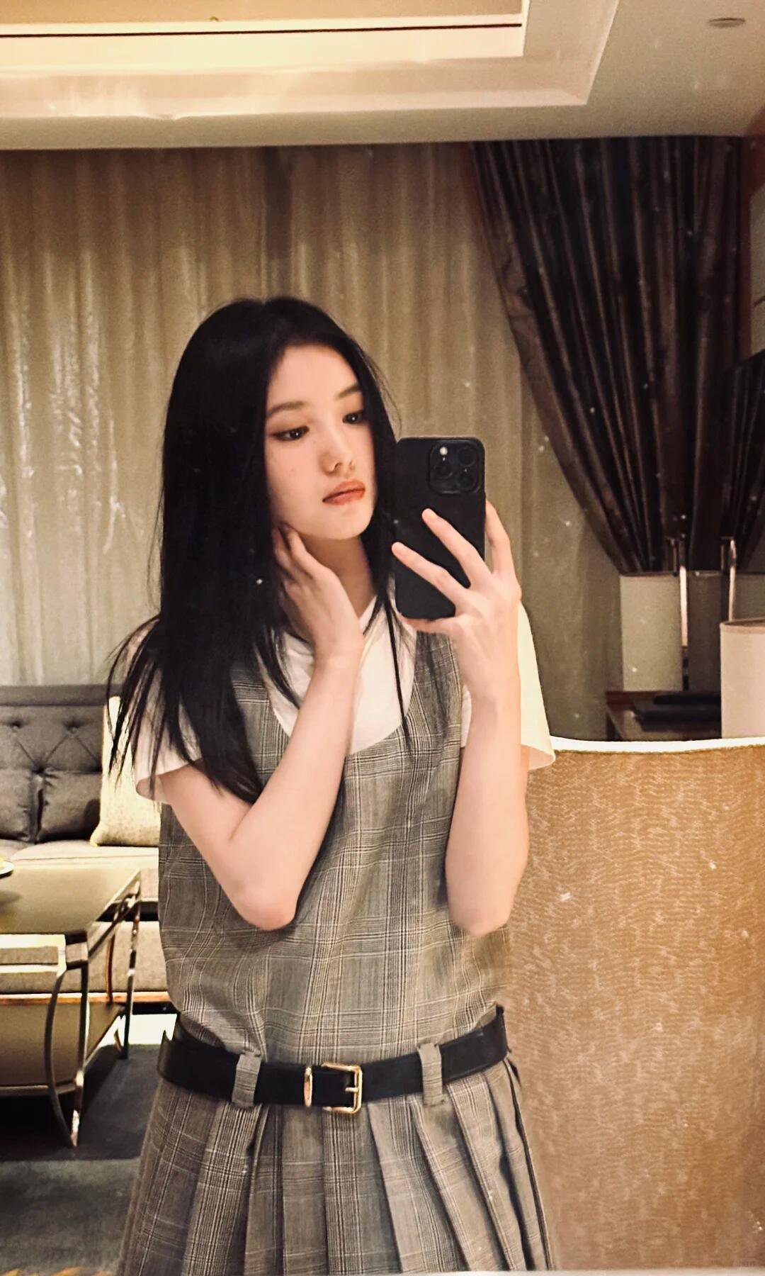 她动过脸吗？ ​​​