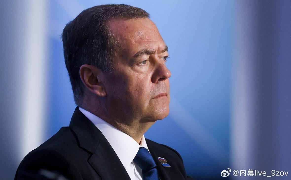 梅德韦杰夫：特朗普得抓紧时间了。据未经证实的消息称，几天后可能会举行一次突袭式的