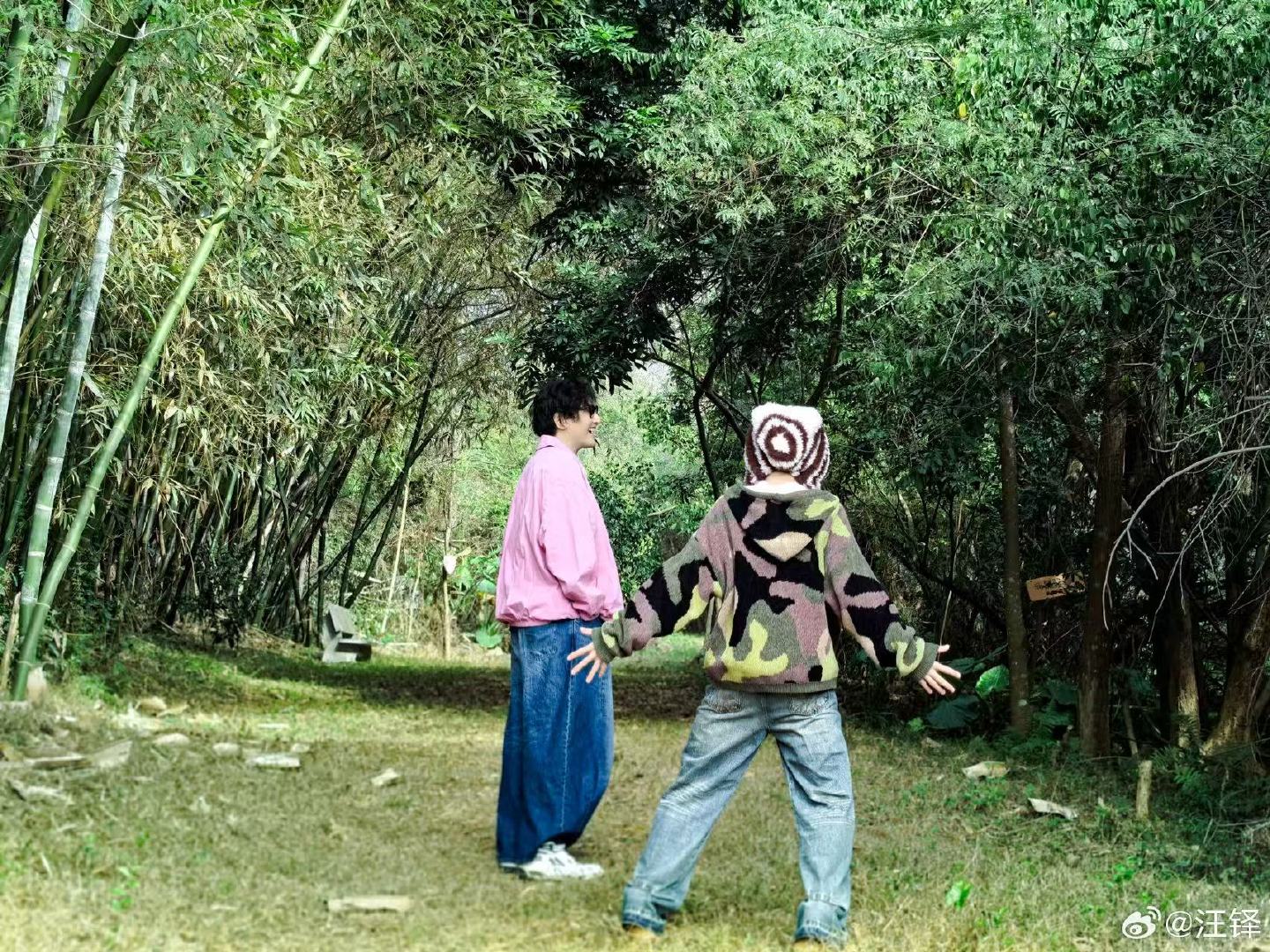 汪铎管穆祉丞叫丞哥汪铎穆祉丞背影交错是故事的开场周五晚高疯汪铎也太宠穆祉丞了吧！