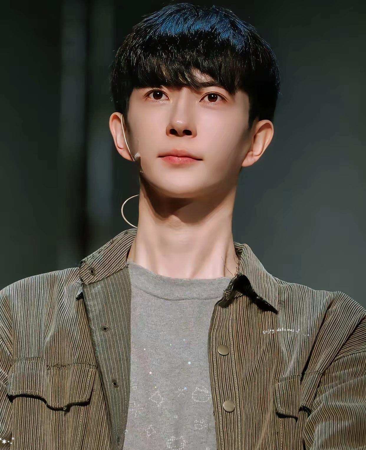 宝子们，看人修养其实就俩关键点！第一，看他咋对待地位不如自己的人，要是能一直保持