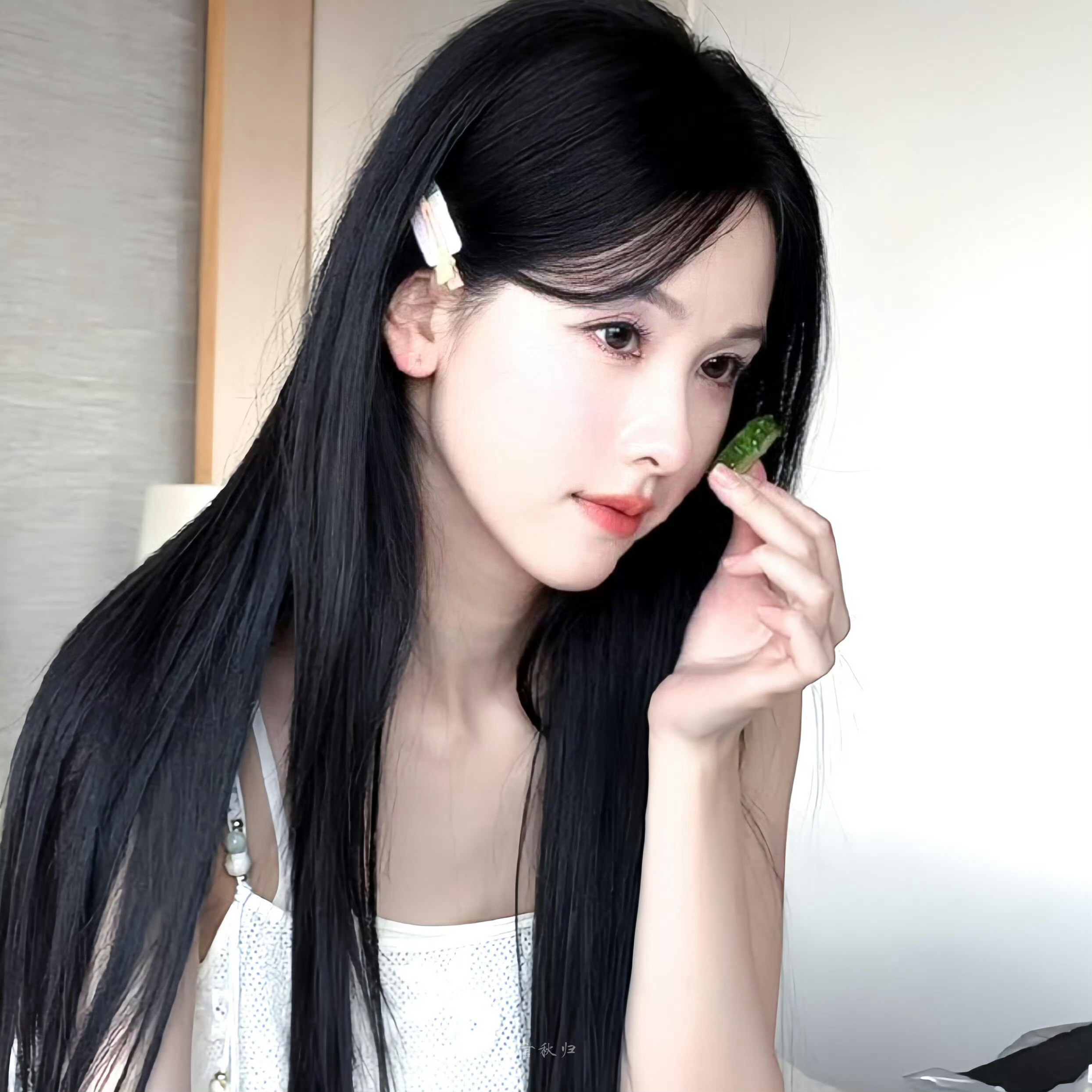 𝗦𝗛𝗔𝗥𝗘🍀｜陈都灵头像背景图搭配｜头像｜韩系头像｜生命力 