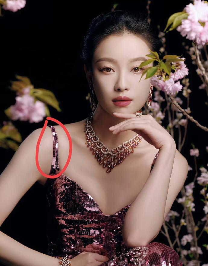 刘德华与倪妮在《猎金游戏》首映礼上互动引关注，刘德华称拍戏有爱情之感。倪妮气质独