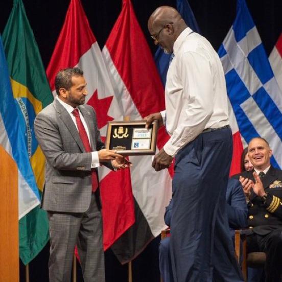 奥尼尔放话要逮捕巴克利！近日，NBA名宿奥尼尔现身美国联邦调查局（FBI）位于弗