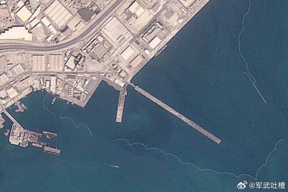 伊朗正准备毁灭性报复行动突发新闻：美国位于巴林的海军基地遭到伊朗弹道导弹袭击伊朗