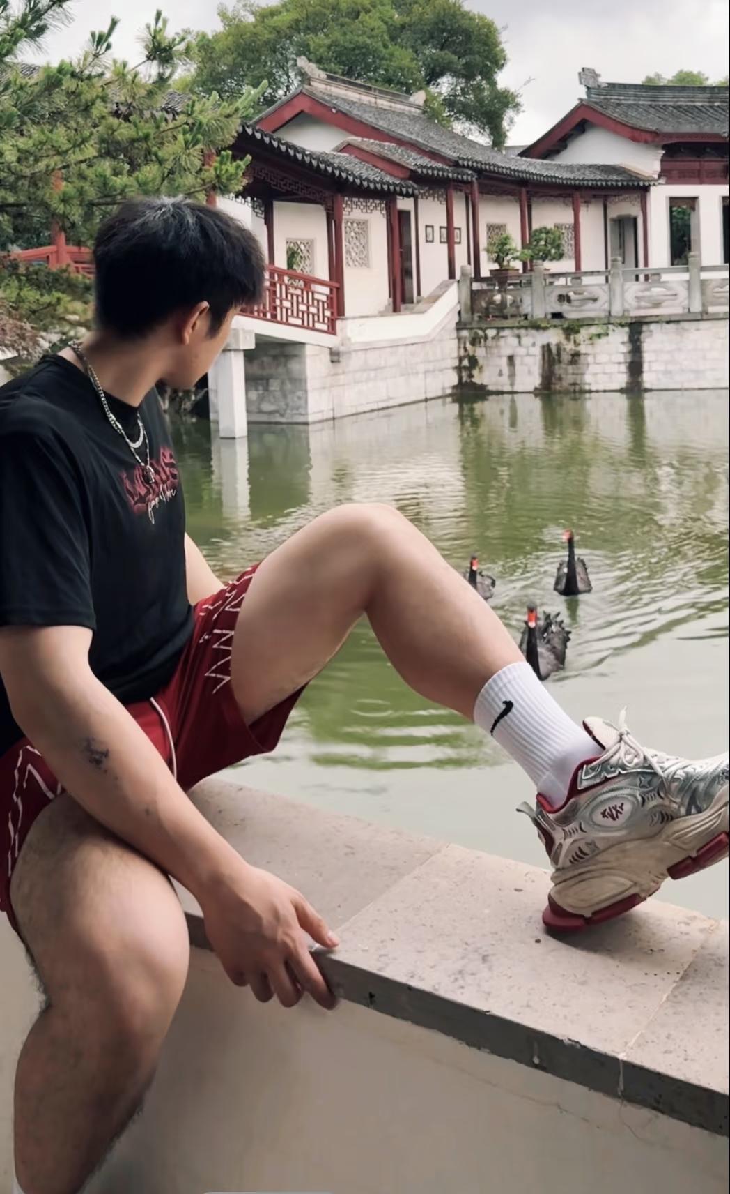 说一米九的男高没安全感，这可太扯了！有个一米九的男朋友，安全感那是爆棚。就算女生