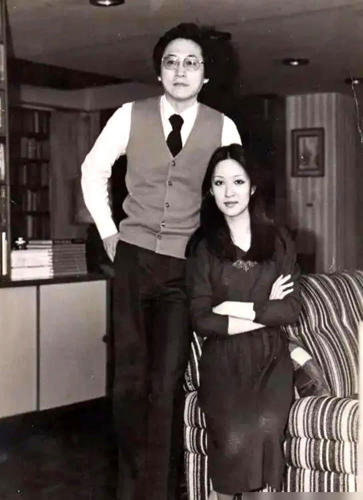 胡因梦和李敖，这对“最美脸庞与最聪明脑袋”的结合，却只维持了115天。

李敖婚