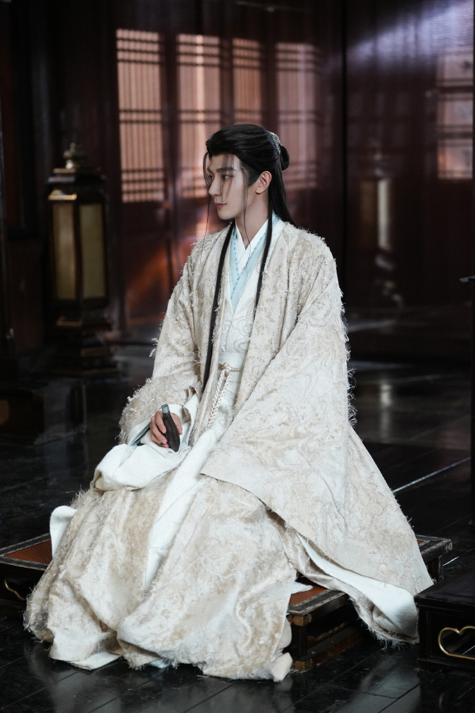 于正给夏之光月鳞绮纪打call于正给夏之光新剧打call于正晒出柳为雪开播海报，