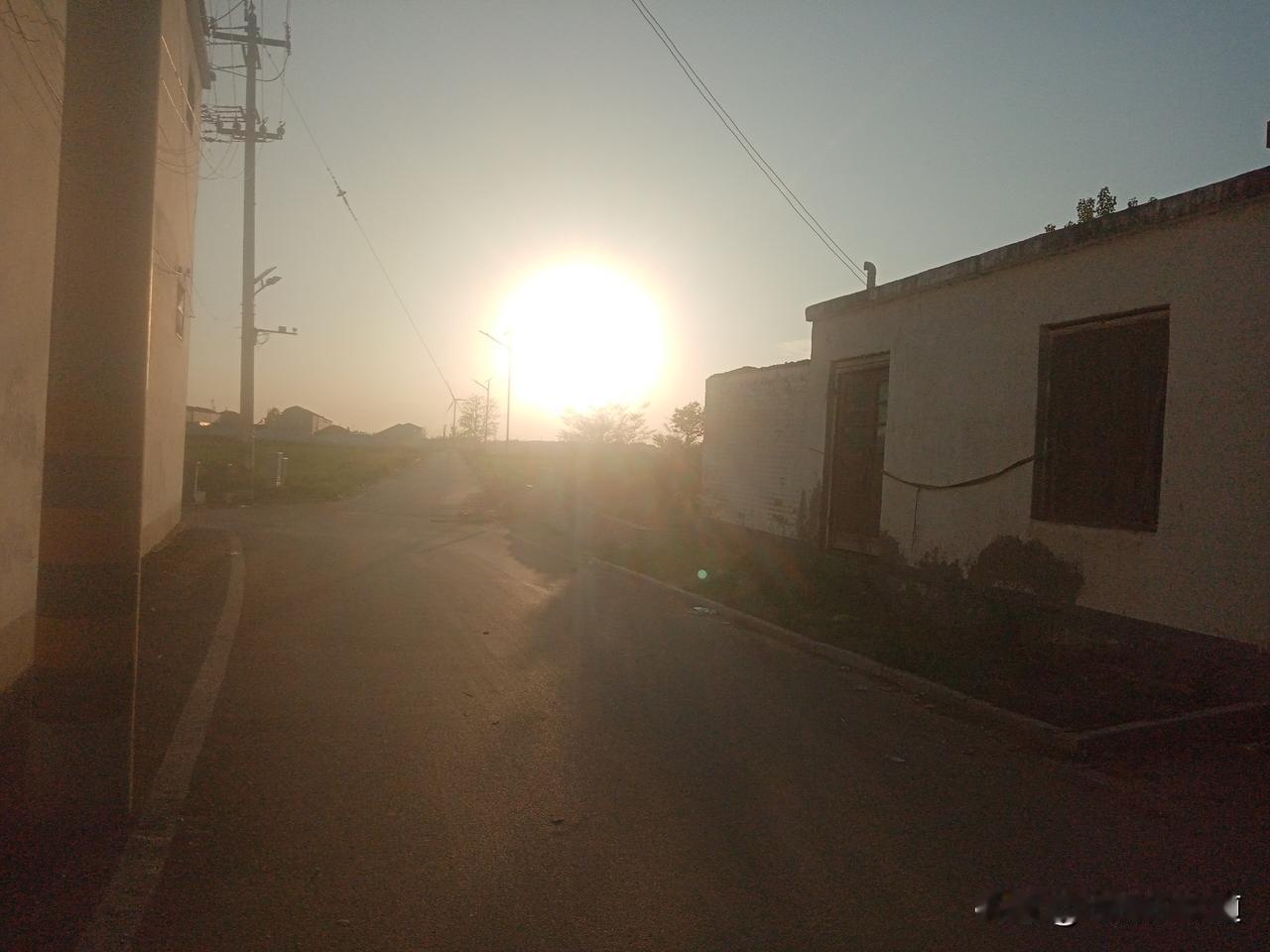 老农谚
二月二十六晴，天晴到芒种
二月二十六晴一天，春旱夏干早浇田
二月二十六艳