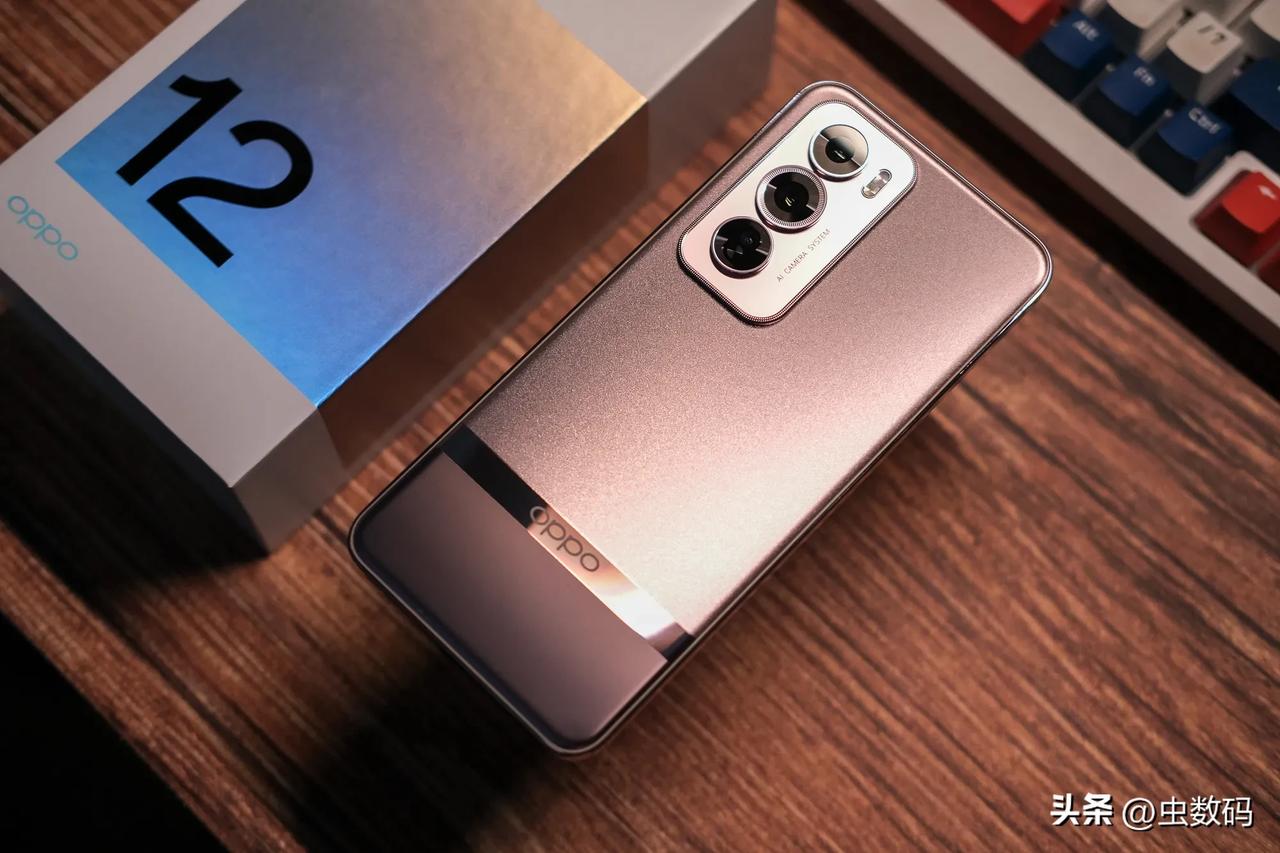 OPPO Reno12 Pro香槟金开箱图赏

这次有点回归了早期Reno系列的