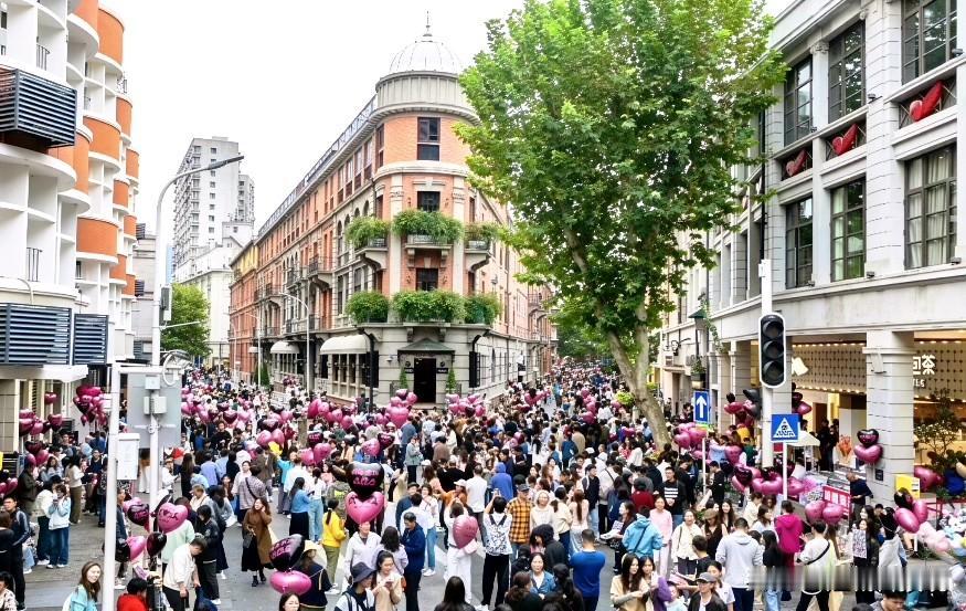 武汉硬科技旅游火出圈，或许能成为第二城市名片！

今年国庆期期间武汉出现了一批不