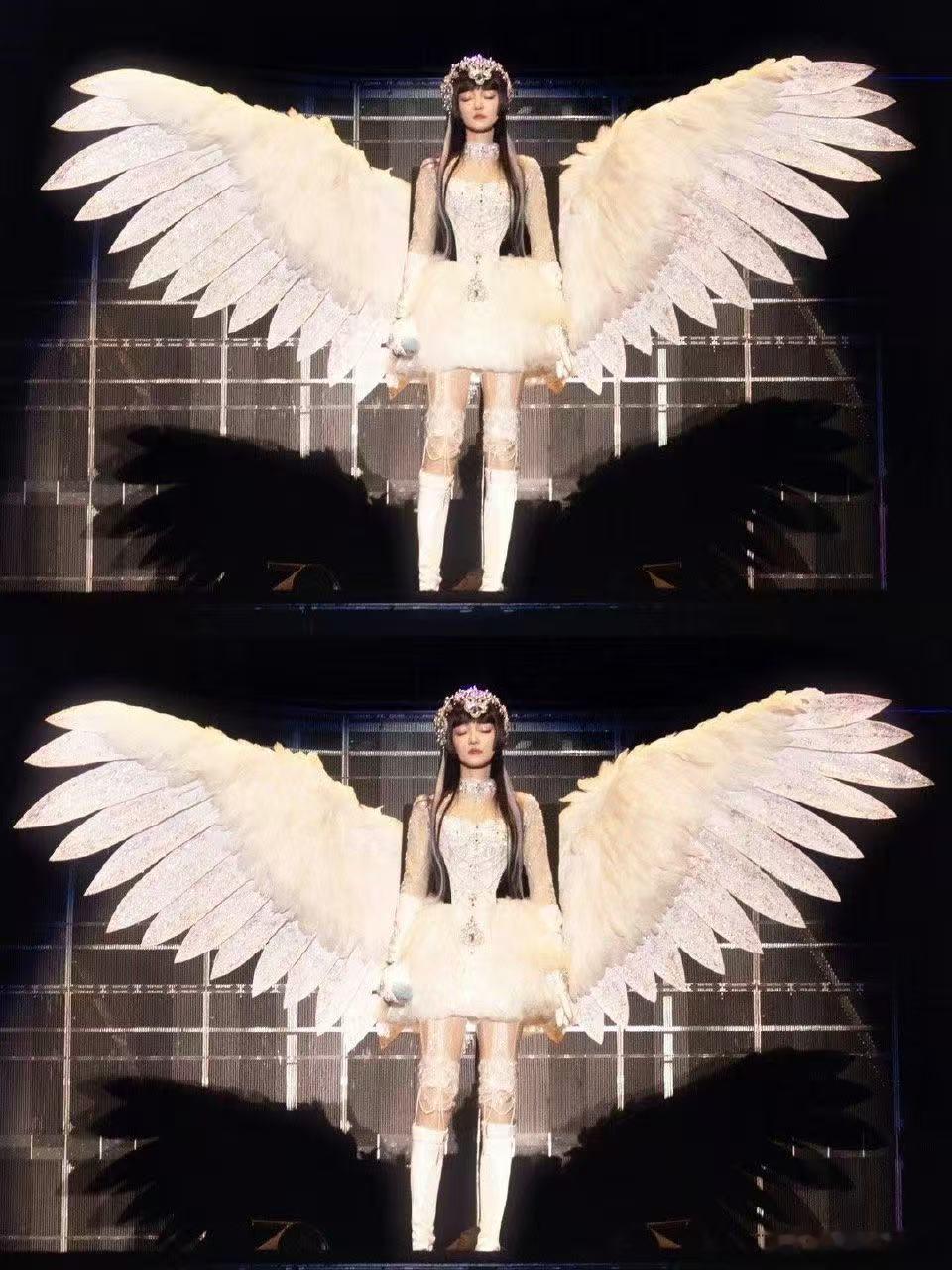 "救命！五代人的青春DNA要炸场了！张韶涵的翅膀+张靓颖的海豚音+黄霄雲的星辰大