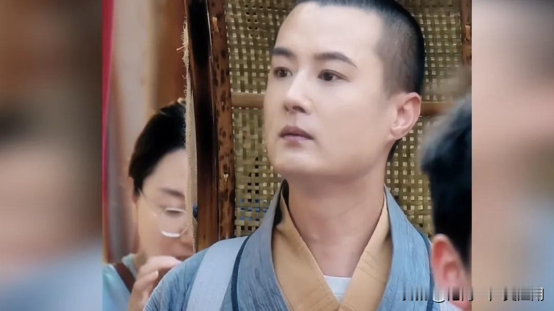 王彬36岁，河南人，影视演员，之前一直没戏拍，处于待业状态。朋友常说他长得像玄奘