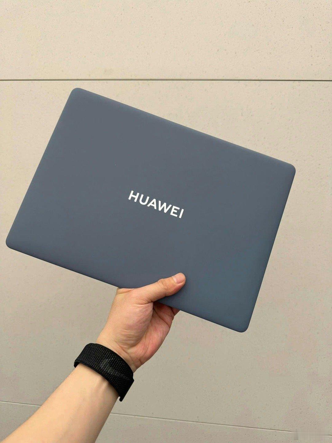 华为新品Matebook x pro上手了确实很轻，质感很好！ ​ ​​​