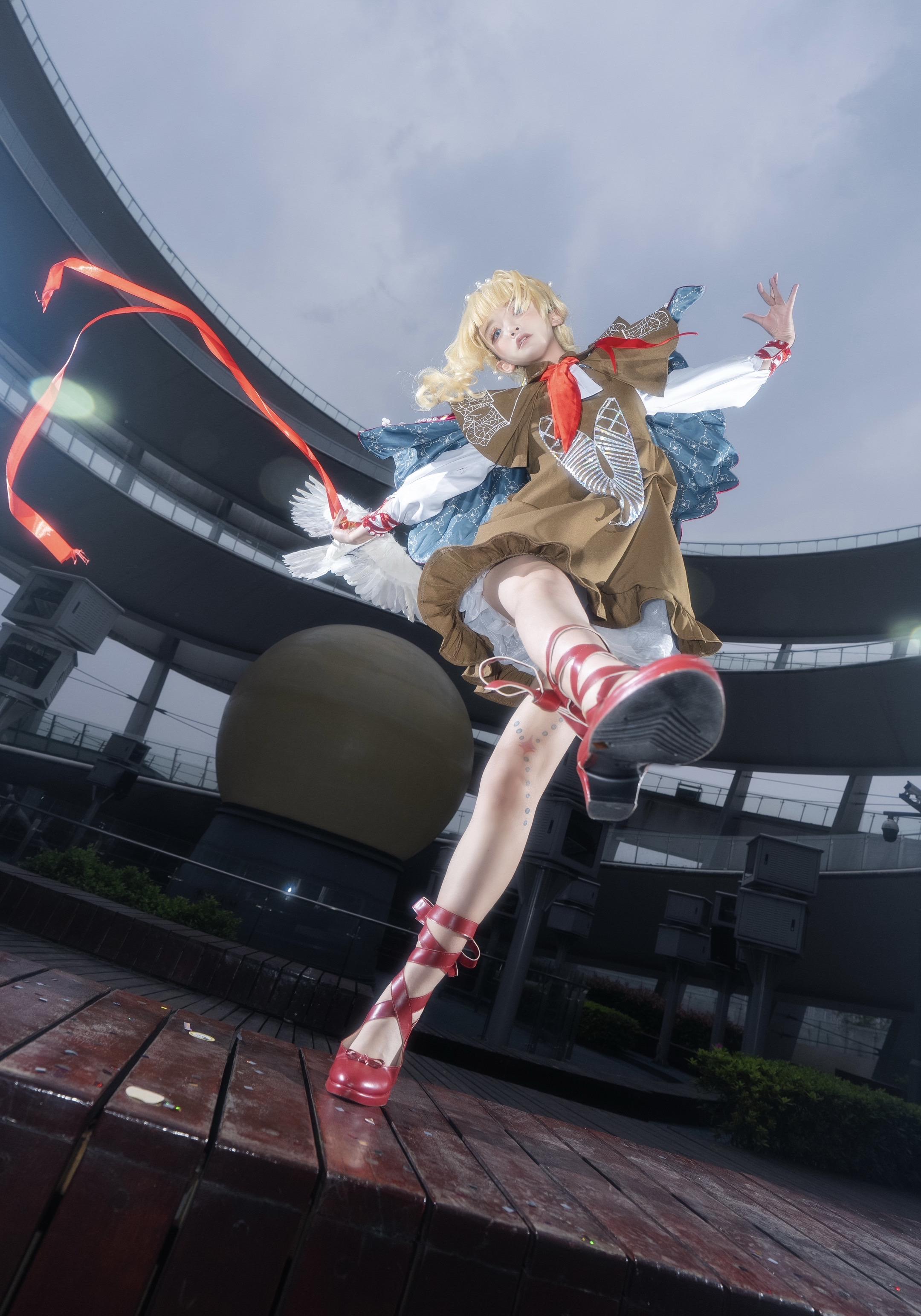 宇宙的旅途，不过是另一场漫长的空中行走。