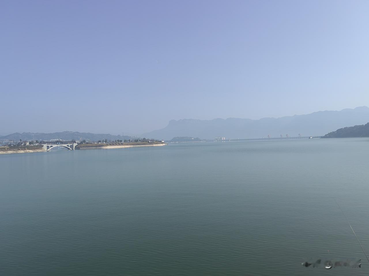 这个一看就不是秭归的，你只要吃一次秭归伦晚和九月红，你就会知道谁在矫情。秭归三峡