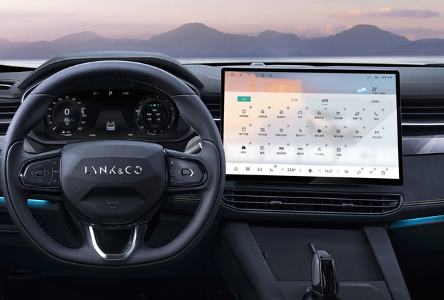 吉利造了台11.88万元的新车，有点骚啊